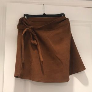Lulu suede skirt